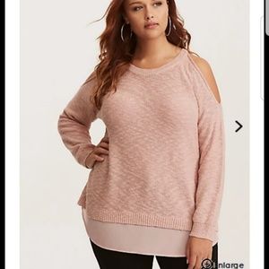 **SOLD** Cold shoulder top